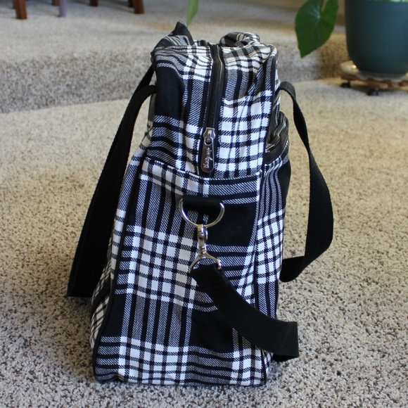 Away for the Weekender Travel Bag - Picture 5 of 12